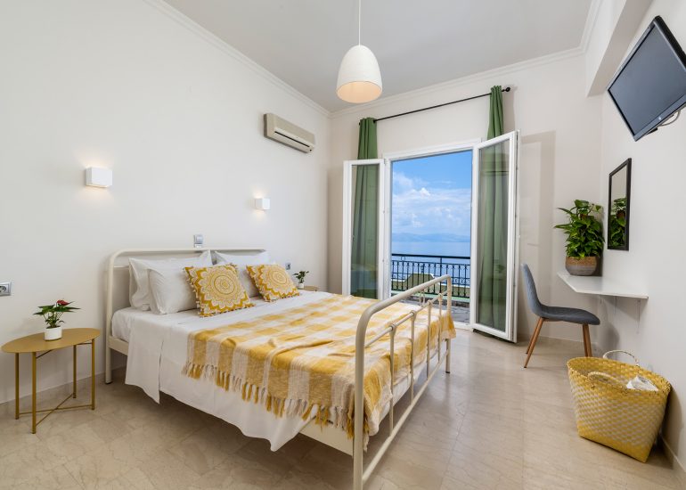 2-Bedroom Apartment with Seaview Rooftop